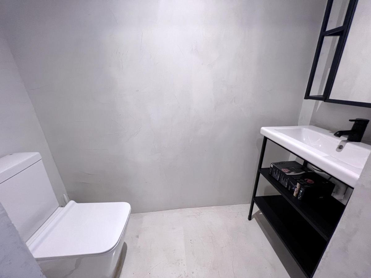 Hug Hotel2022 El Carrer del Canonge Экстерьер фото